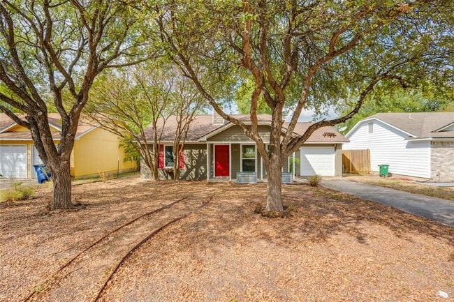 Building Photo - 8700 Soho Dr