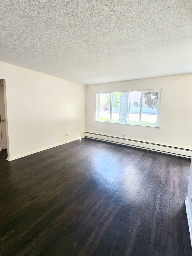 Building Photo - 801 N Dahlia St