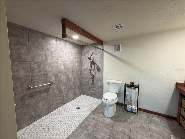 Building Photo - 618 Bird Bay Dr S