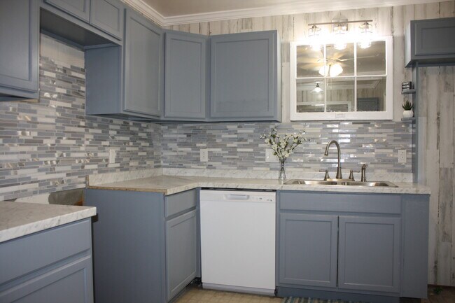 Super Cute Kitchen - 2121 22nd St