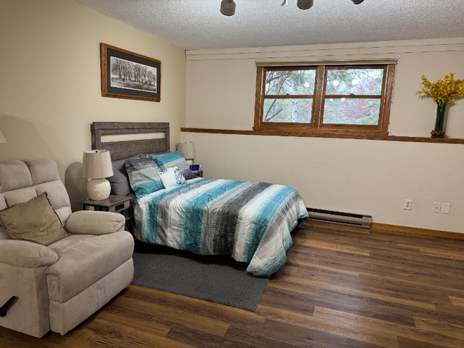 Building Photo - 5509 Meadowlark Dr
