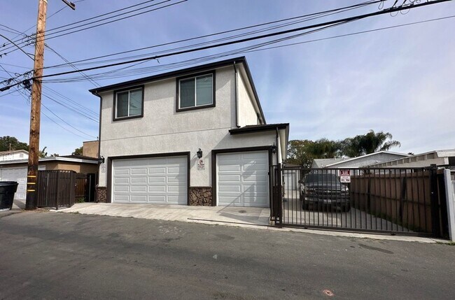 Building Photo - 7915 Milton Ave