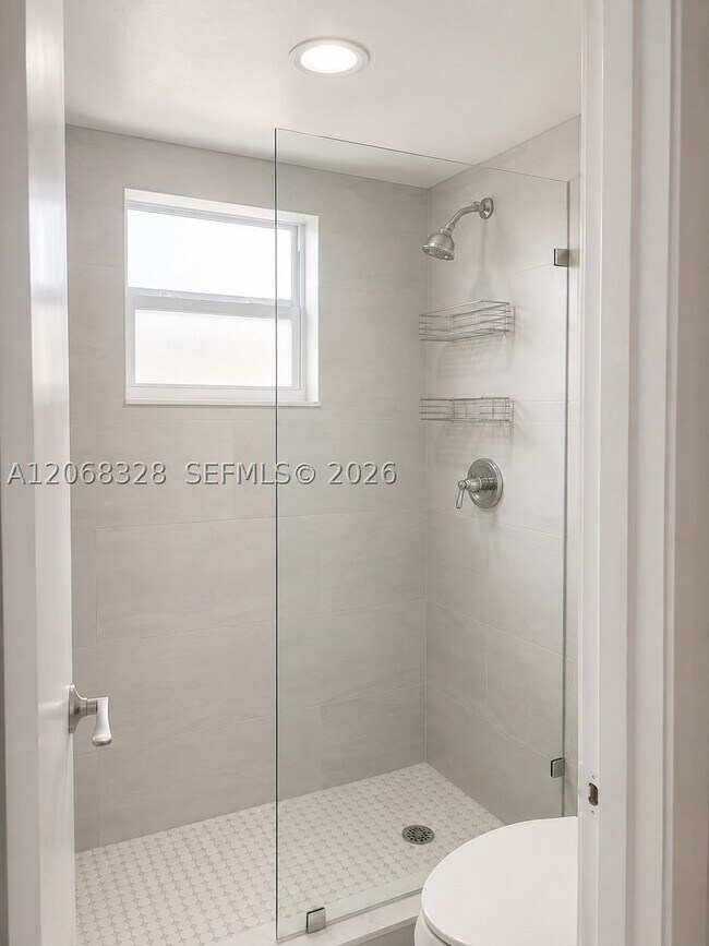 Building Photo - 9139 Fontainebleau Blvd