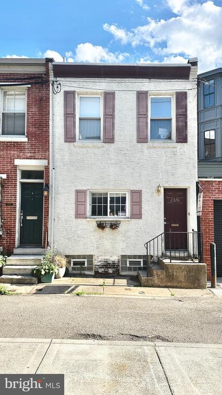 Building Photo - 2320 Manning St