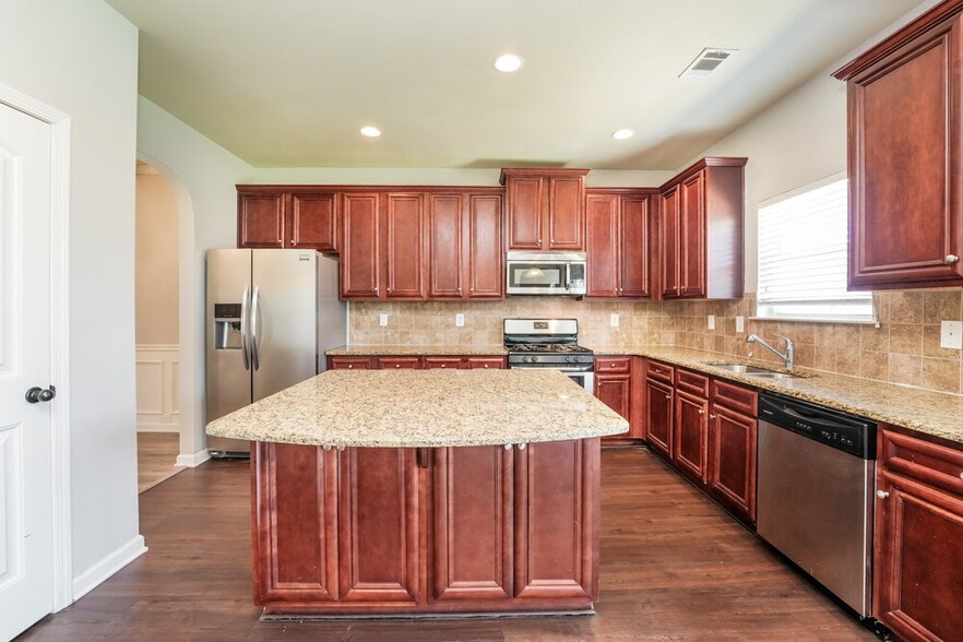 Building Photo - 304 Brittney Cove