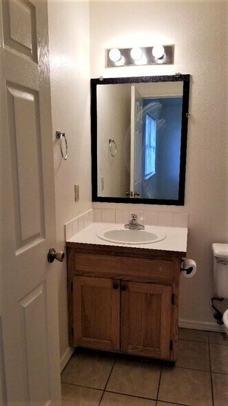 Master Bathroom. - 428 Kays Ln