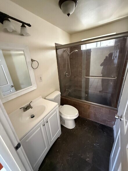 Building Photo - 9622 Evers Ave