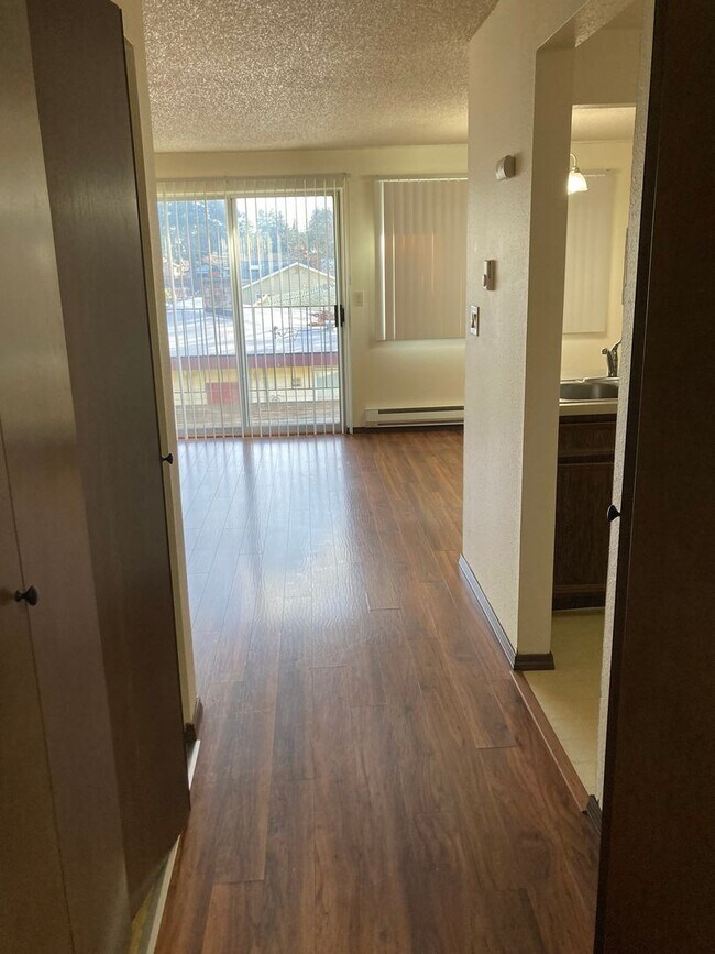 Building Photo - Lippman-3