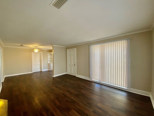 Building Photo - South Highlands Bungalow for Lease | 71104...