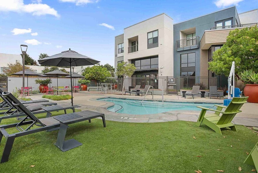 Primary Photo - 777 Hamilton