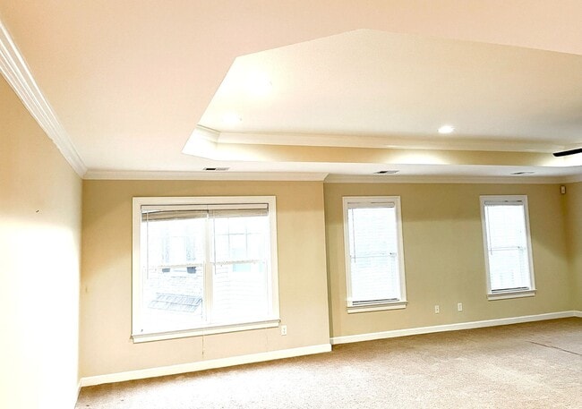 Building Photo - Beautifully Maintained Home in the Heart o...