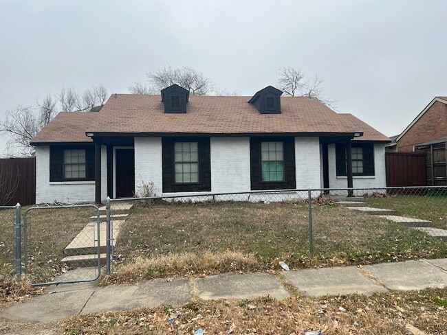 Building Photo - 9451 Gonzales Dr