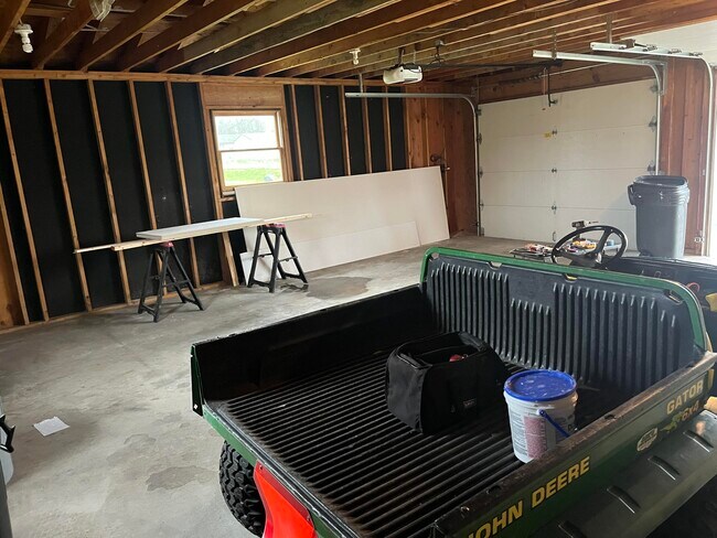 Building Photo - 200 Elizabeth St