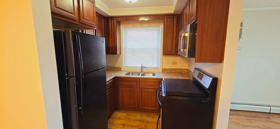 Building Photo - 9625-9633 Ridgeland Ave