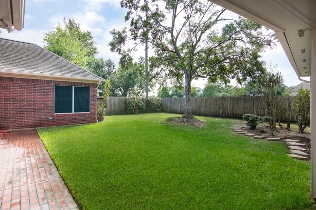 Building Photo - 15118 Greenleaf Ln