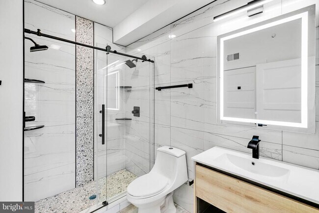 Building Photo - 1617 Brown St