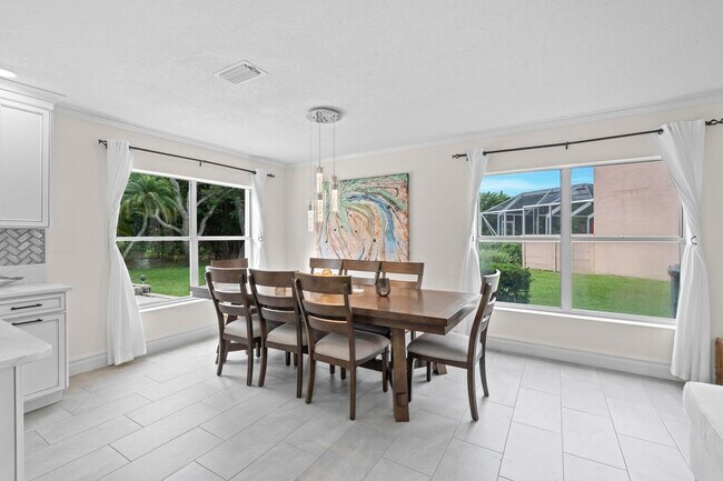 Building Photo - 1497 S Club Dr