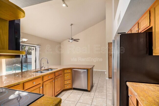 Building Photo - 10060 E San Bernardo Dr