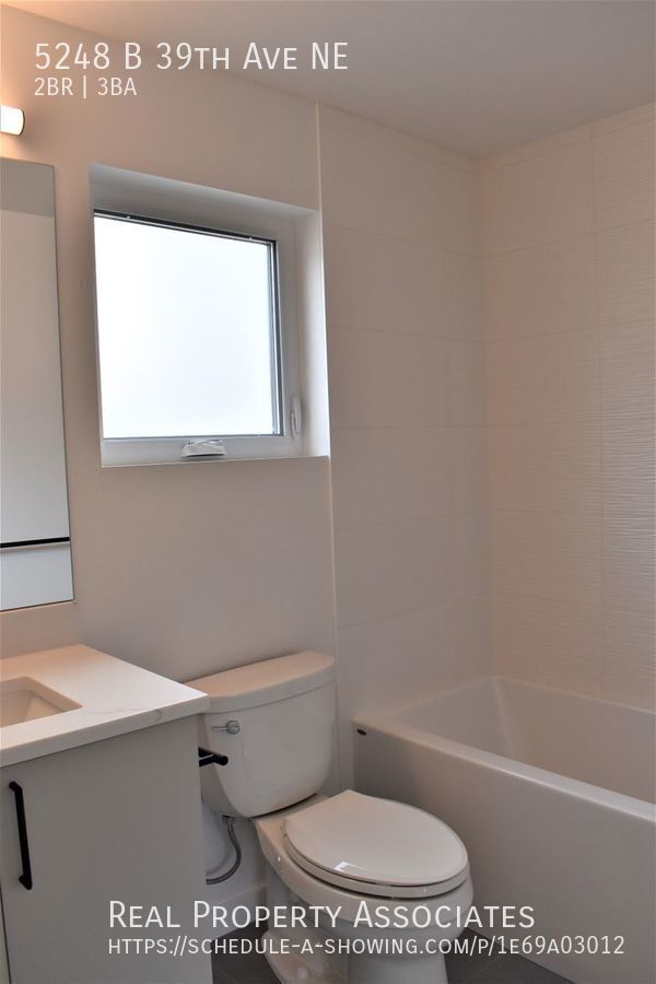 Building Photo - 5248 39th Ave NE