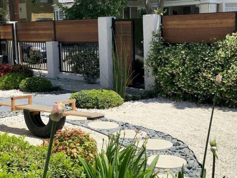 Building Photo - 1347 W 23rd St