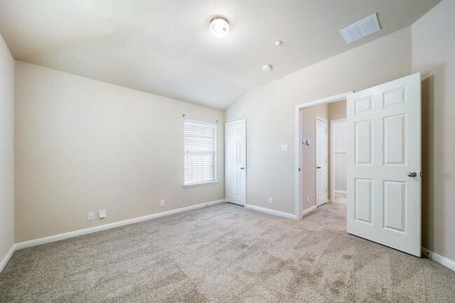 Building Photo - 1310 W Parmer Ln