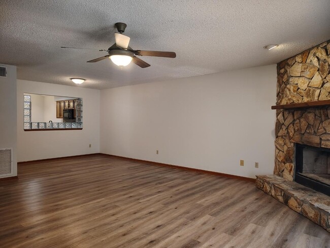 Building Photo - 3110 Paddle Creek Dr