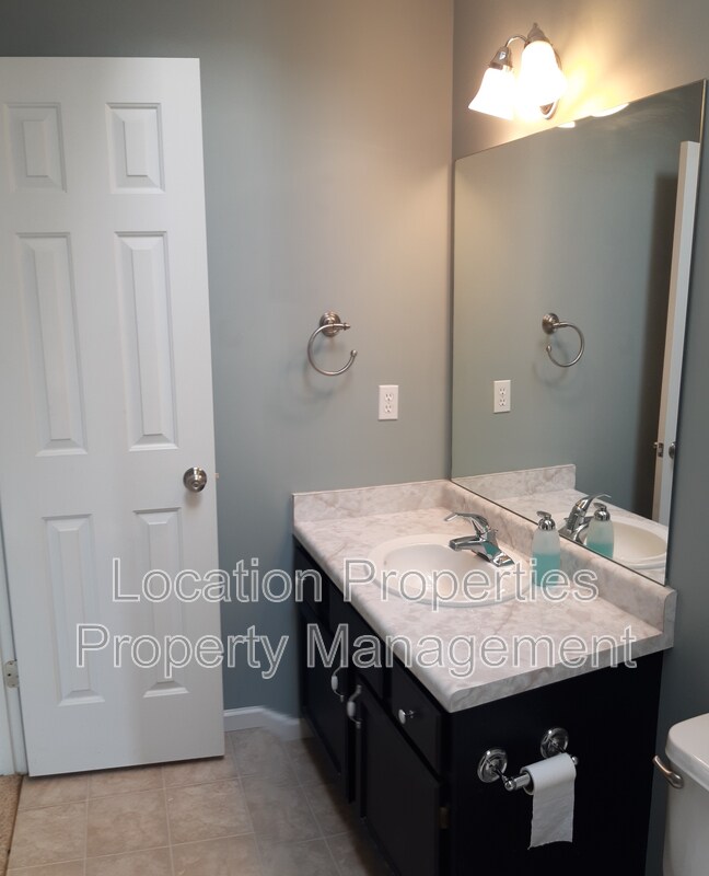 Building Photo - 4412 W 24th Pl