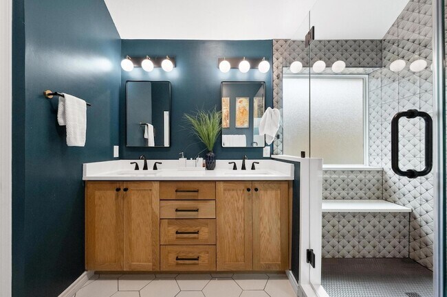 Building Photo - 8716 Bobcat Dr