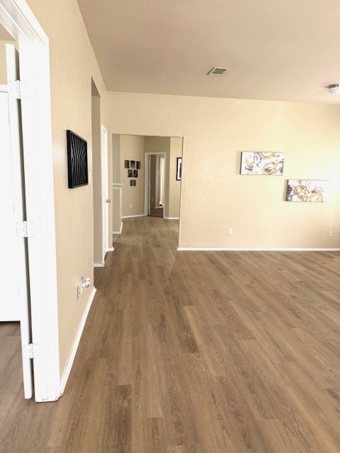 Building Photo - Beautifully Designed Home New Flooring throughout
