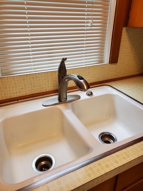 Building Photo - 32 Loomis St