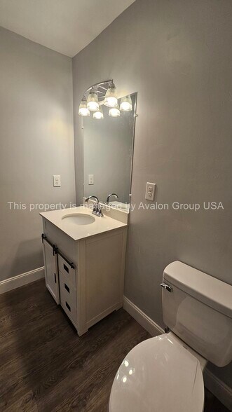 Building Photo - 1978 Solomon St