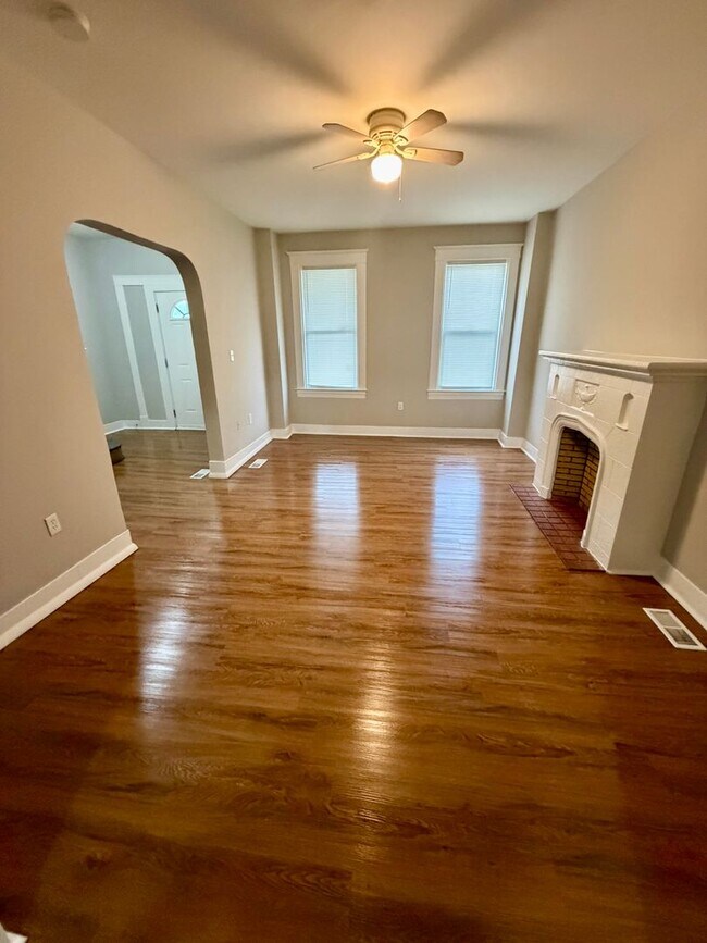 Building Photo - Large Wolcott Home Rent Ready