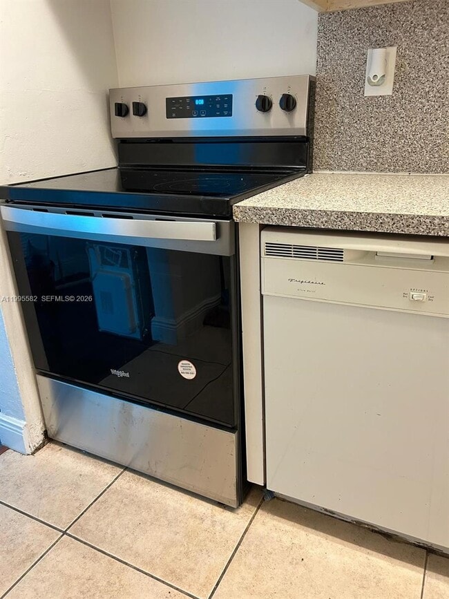 Building Photo - 1805 Sans Souci Blvd