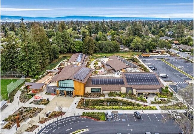 Building Photo - 101 2nd St