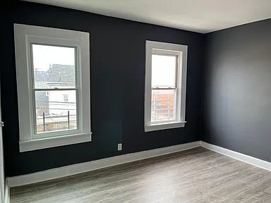 Building Photo - 160 Oak St