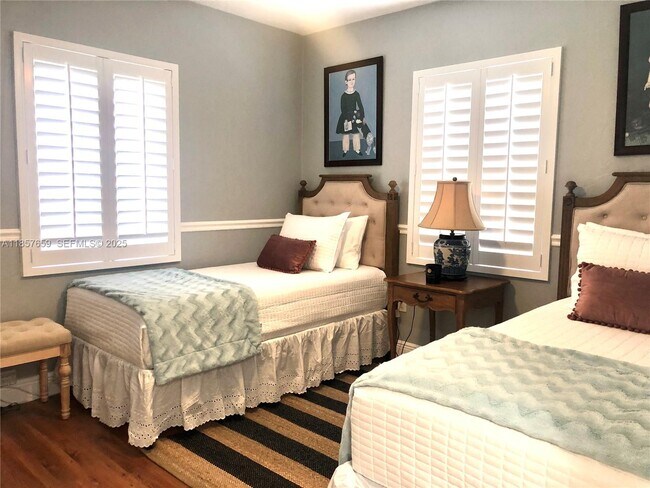 Building Photo - 6450 SW 19th St