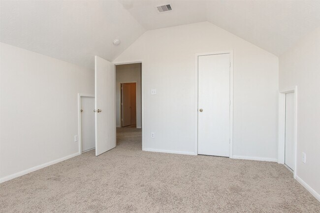 Building Photo - 6103 Menor Crest Dr