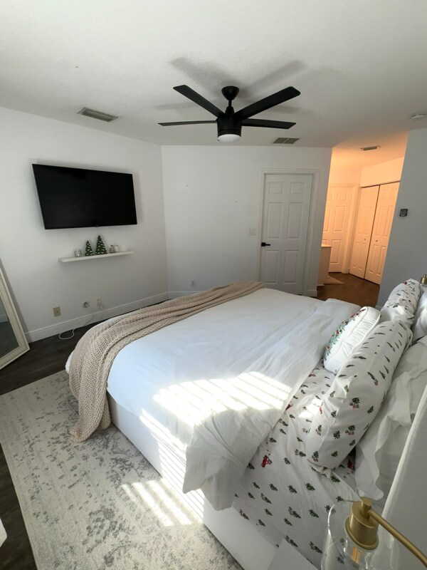 Building Photo - 1146 NE Coy Senda