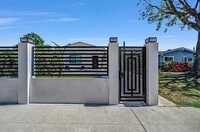 Building Photo - House for rent