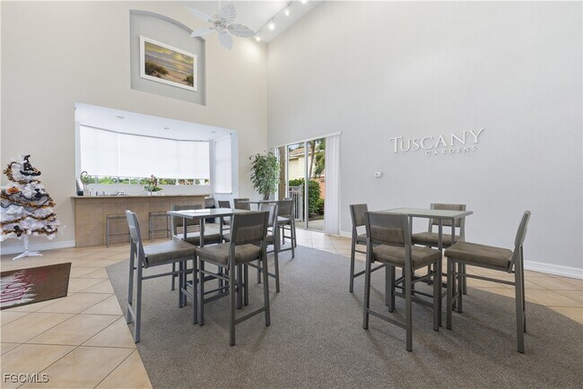 Building Photo - 6321 Aragon Way