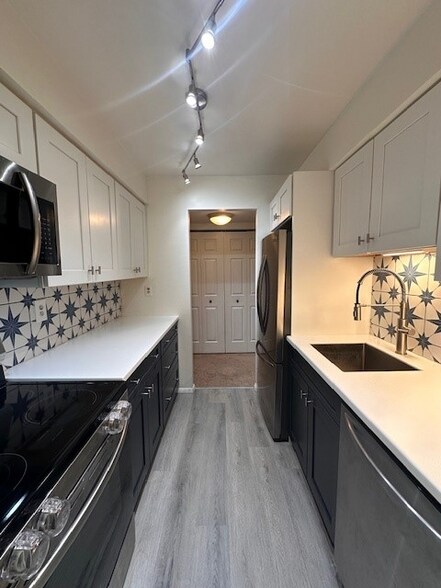 Building Photo - 2703 Eagle Rd