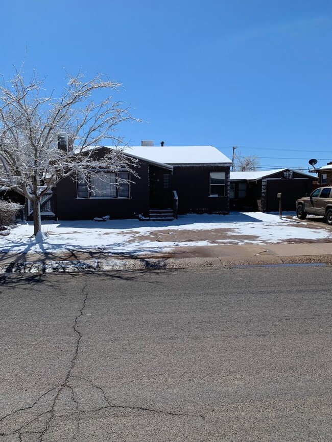 Primary Photo - Great Winslow Rental