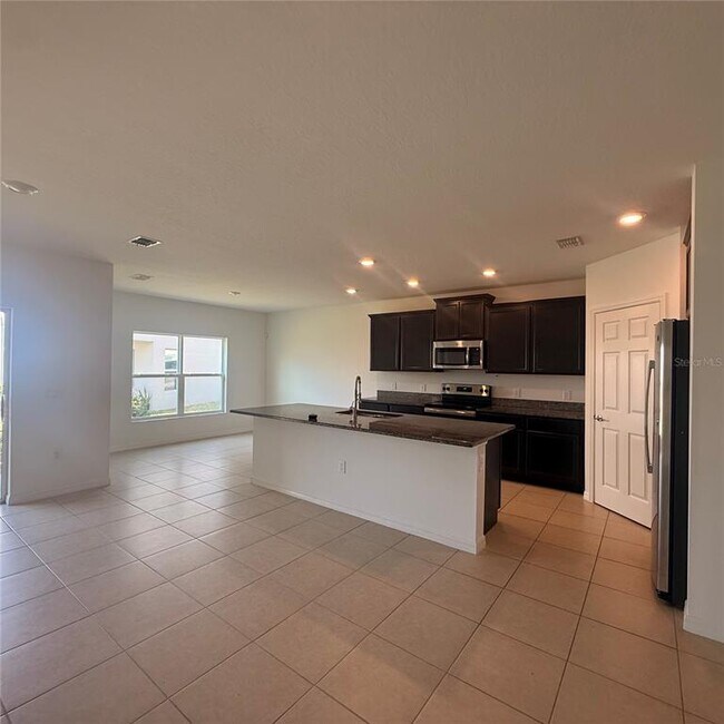 Building Photo - 3520 Beau Rd