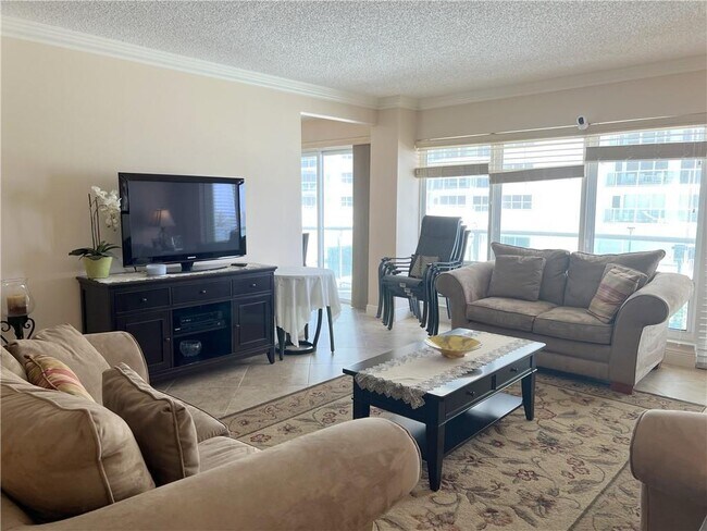 Building Photo - 3400 Galt Ocean Dr
