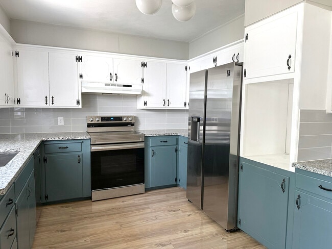 Building Photo - 2009 43rd St