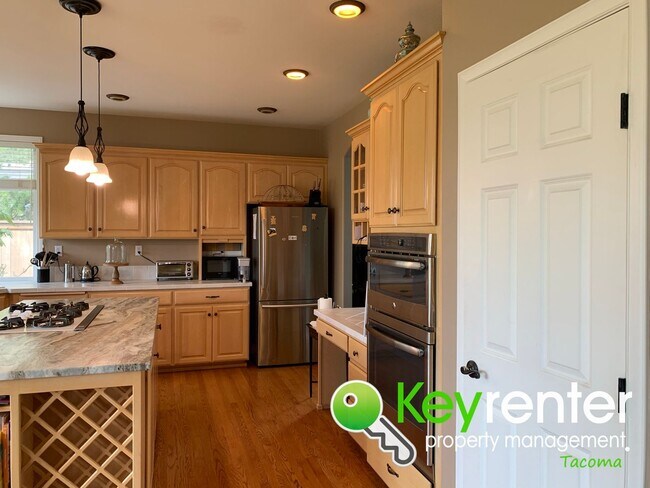 Building Photo - Luxurious House in North East Tacoma!!