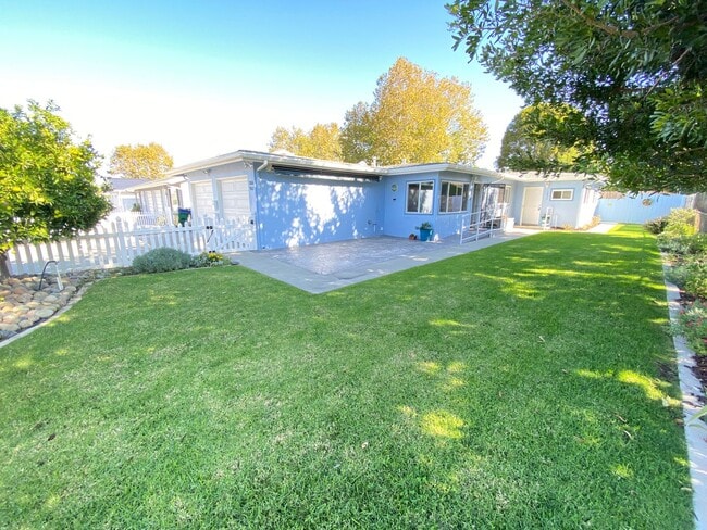 Building Photo - Move-in Ready 2 Bedroom 1 Bath in Carlsbad