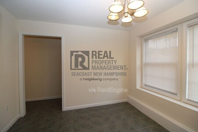 Building Photo - 4 Waverly Dr