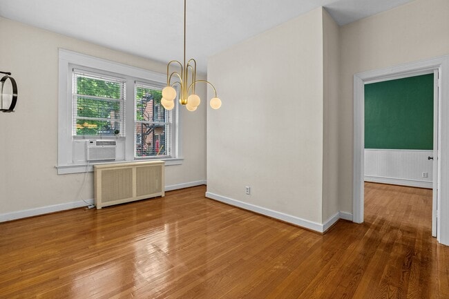 Building Photo - Condo in the heart of Ghent!