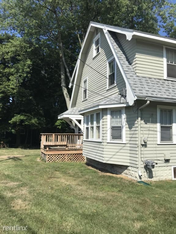 Building Photo - 4 br, 2 bath House - 3030 West Michigan Av...